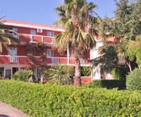 L Villa