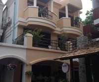 Nin Apartments