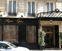 Peyris Opera Hotel