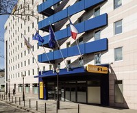 F1 Paris Saint Ouen Marche Aux Puces Hotel
