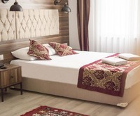 The Reina Hotel